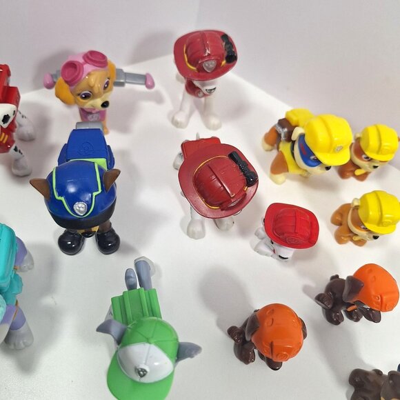 Paw Patrol Action Figures 18 Lot Chase Marshall Skye Rocky Rubble Everest Zuma - Picture 5 of 14